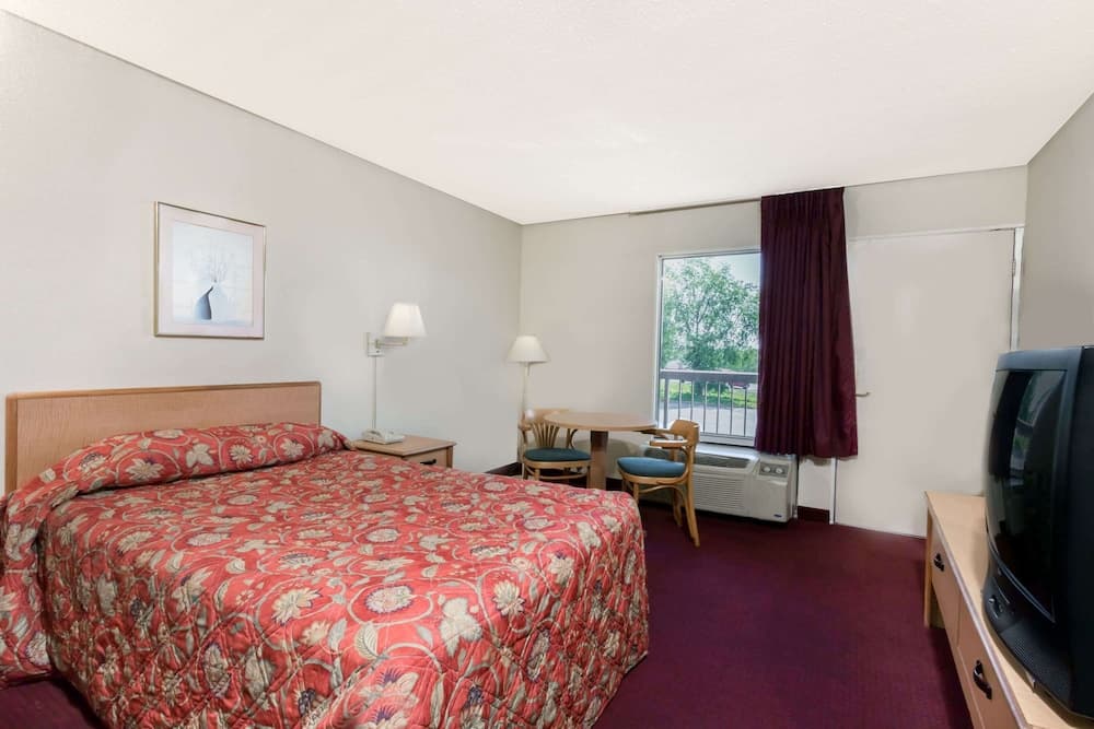 Knights Inn - Fredericksburg interior in Fredericksburg, VA — gallery photo 2