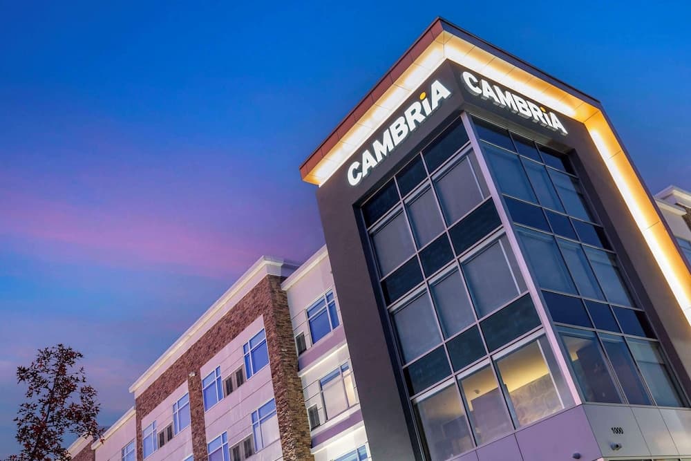Cambria Hotel Manchester South Windsor property views in South Windsor — gallery photo 3