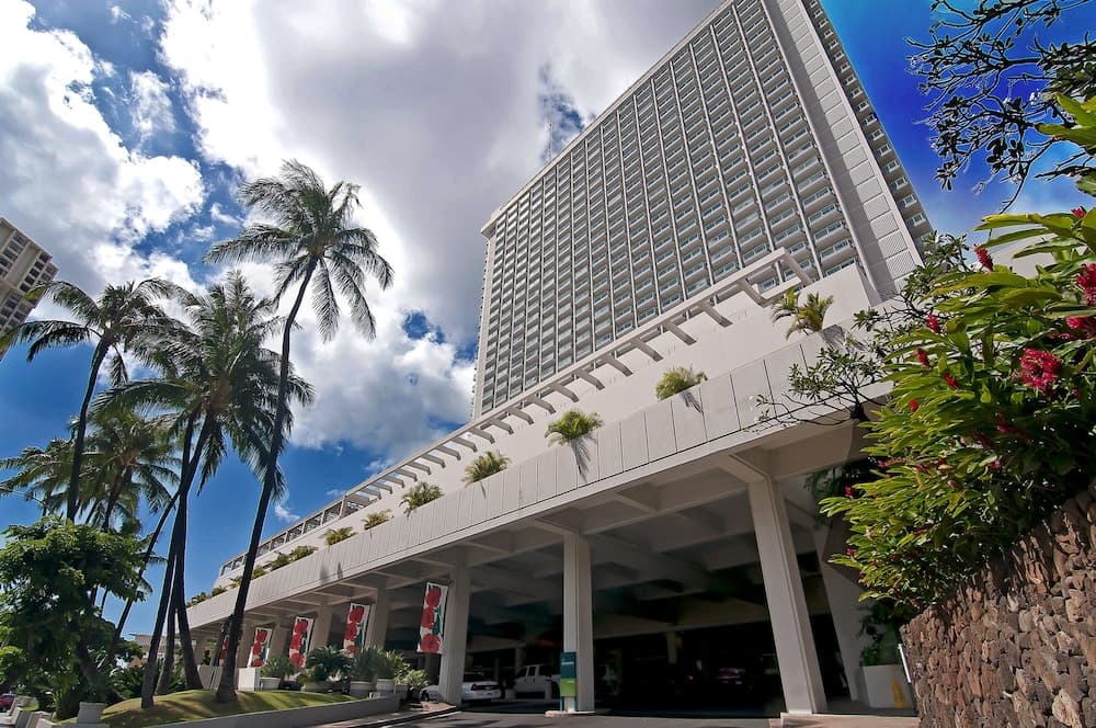 Ala Moana Hotelcondo by Luana Vacation Rental featured exterior or lobby in Honolulu, HI — similar hotel