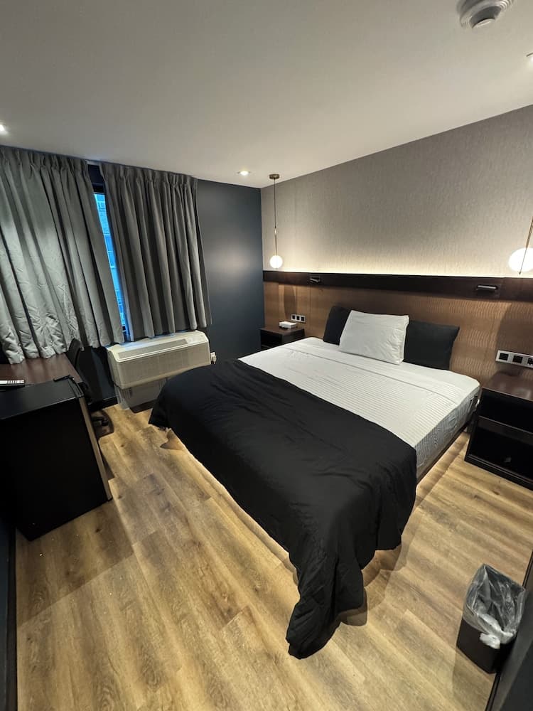Dream Hotel Bronx featured exterior or lobby in Mount Vernon, NY — similar hotel