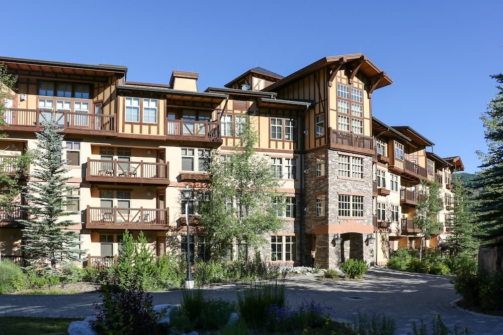1205b - Double Queen Standard Eagle Springs West 1 Bedroom Hotel Room by RedAwning featured exterior or lobby in Solitude, UT — similar hotel