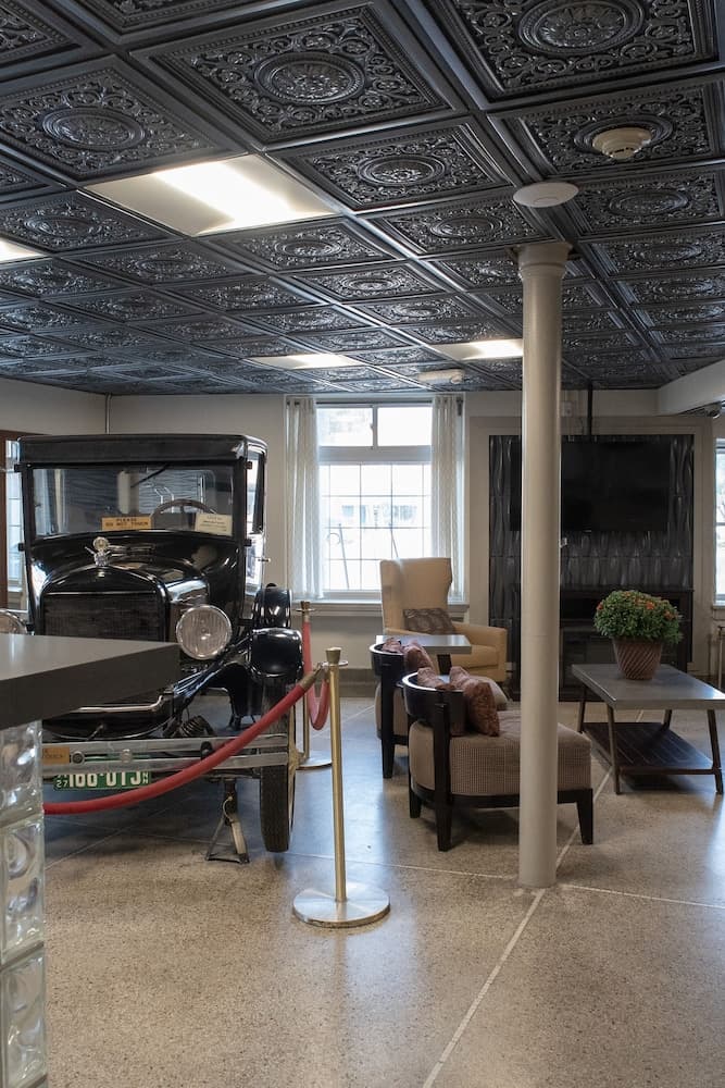 Hotel Chataura property views in Dearborn, MI — gallery photo 3