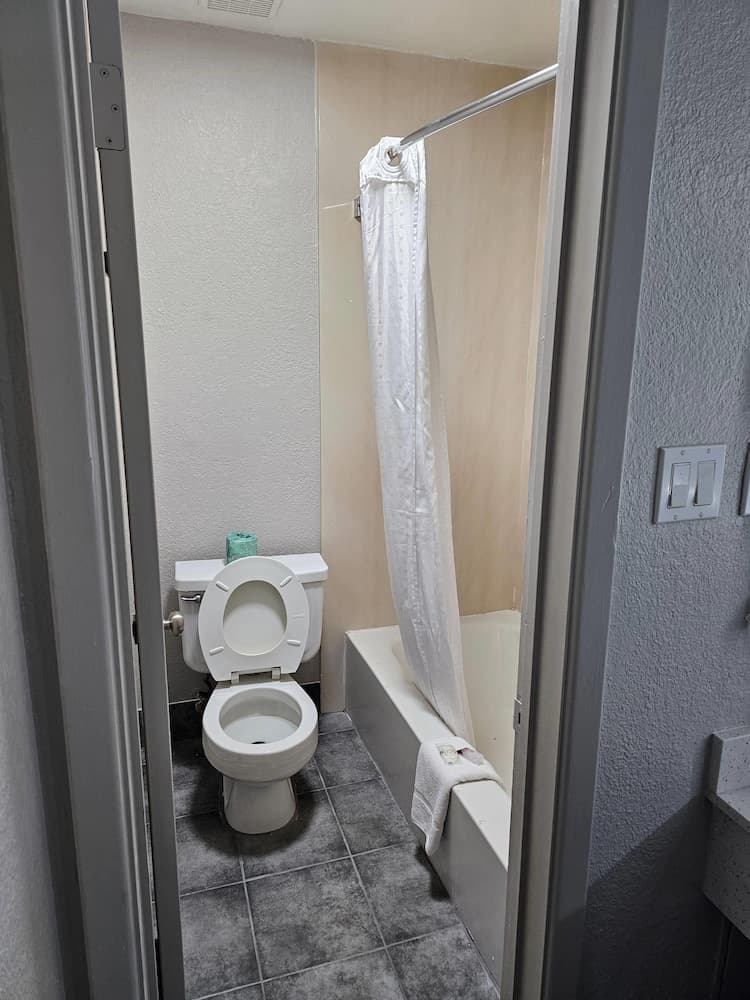 Quality Inn & Suites gallery photo in Metairie, LA — image 11