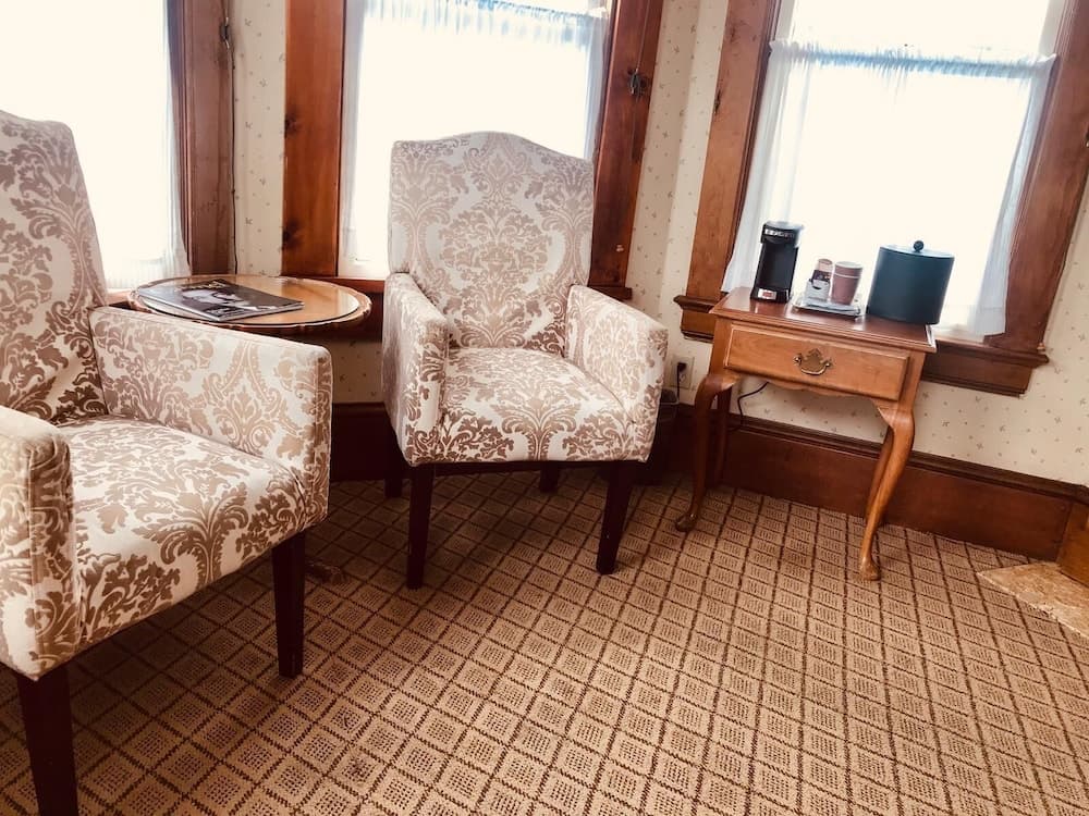 Pacific Grove Inn interior in Pacific Grove, CA — gallery photo 2