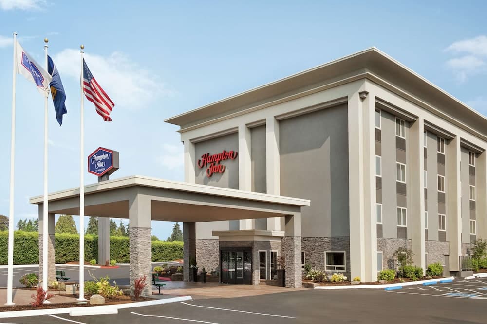 Hampton Inn Clackamas featured exterior or lobby in Clackamas, OR — similar hotel