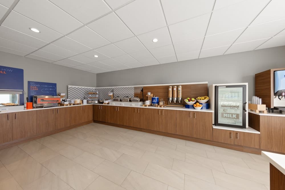 Holiday Inn Express Hotel & Suites Danbury - I-84 by IHG gallery photo in Danbury, CT — image 47