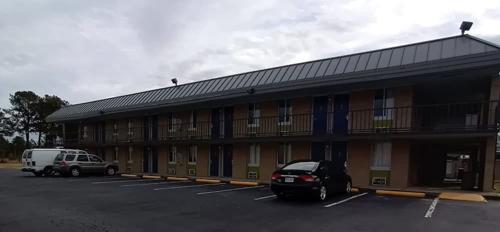 Travelodge by Wyndham Petersburg — hotel in Petersburg, Virginia