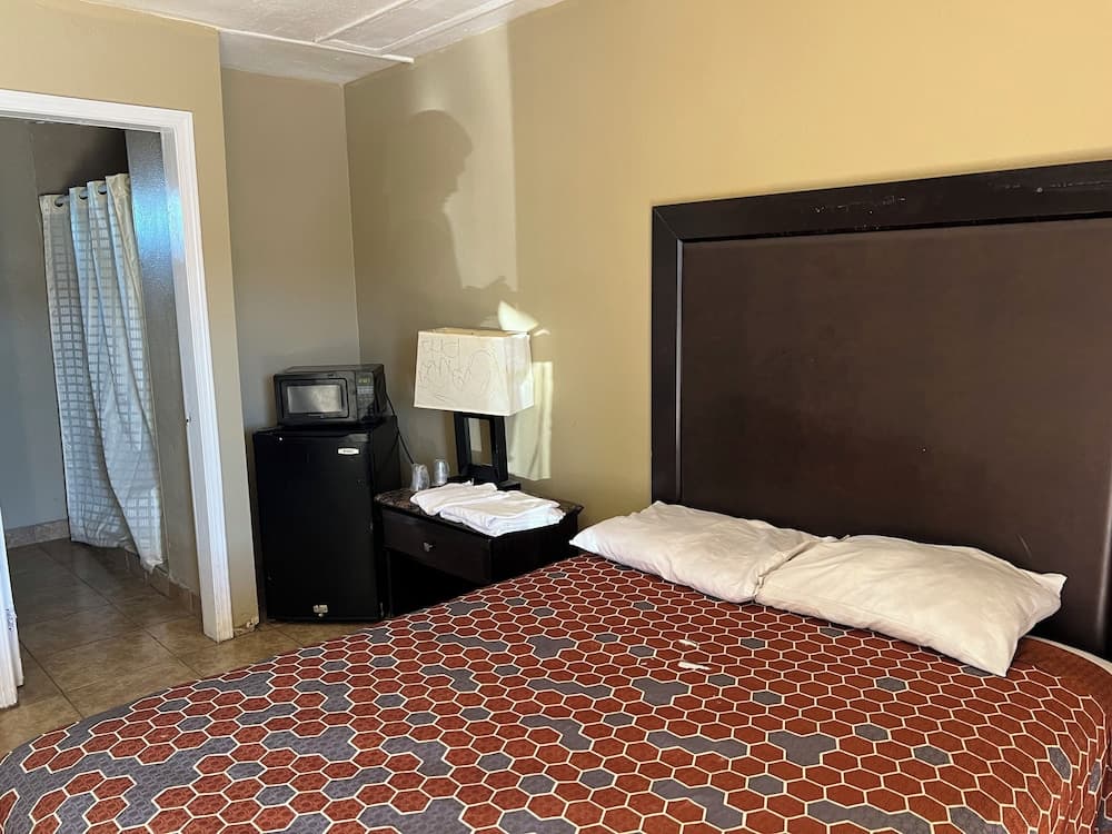 Sai Park Motel gallery photo in Lancaster, CA — image 13