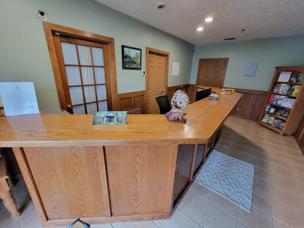 Grand Wood Suites gallery photo in Nashville, IN — image 4