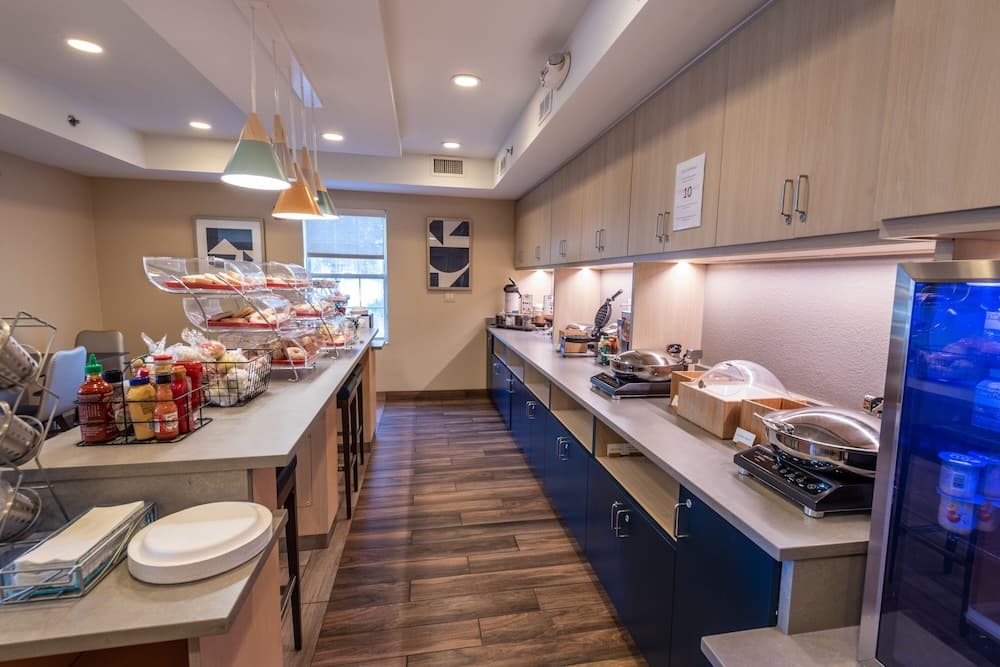 TownePlace Suites by Marriott Gahanna interior in Columbus, OH — gallery photo 2