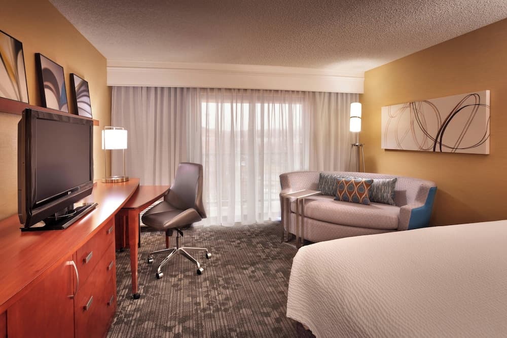 Courtyard by Marriott Sandy property views in Sandy, UT — gallery photo 3