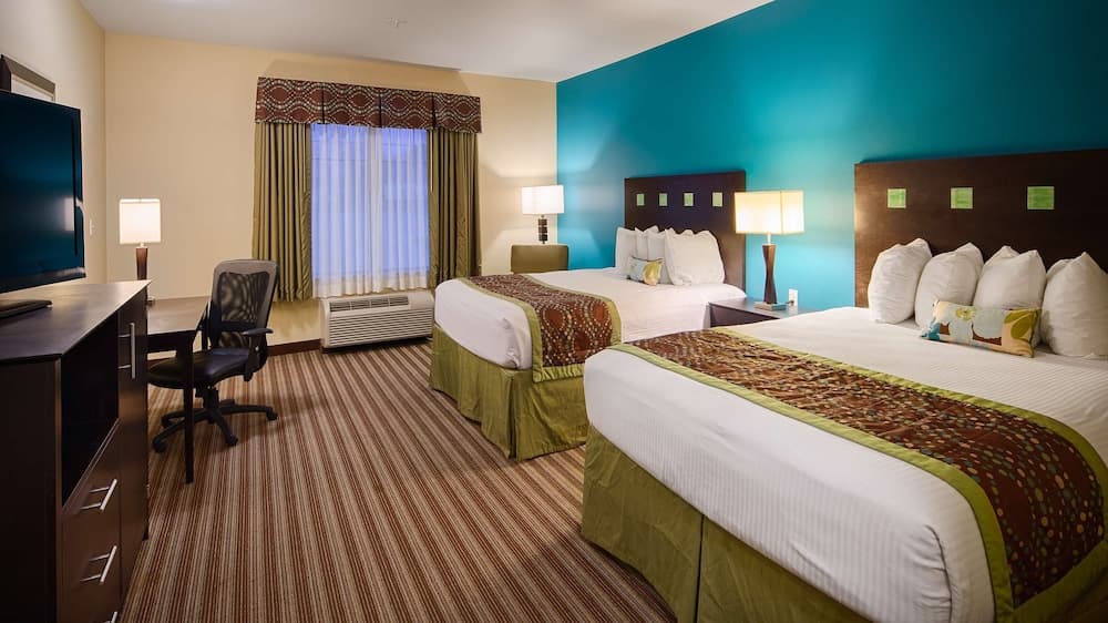Best Western Plus Desoto Inn & Suites property views in Mansfield, LA — gallery photo 3