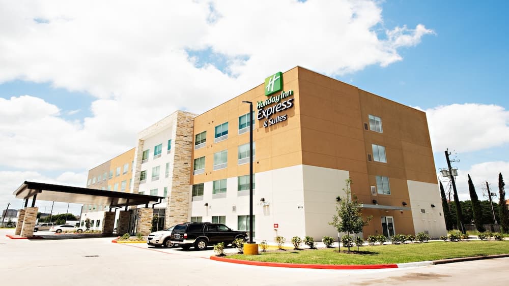 Holiday Inn Express & Suites Houston SW - Galleria Area by IHG featured exterior or lobby in Houston, TX — similar hotel