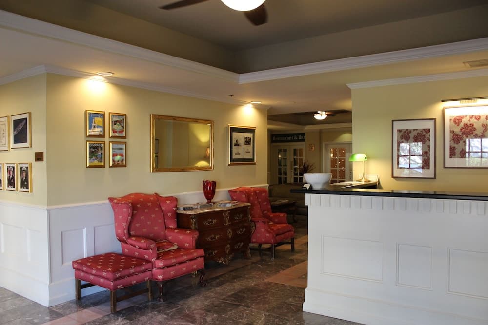 Hotel Chester interior in Starkville, MS — gallery photo 2