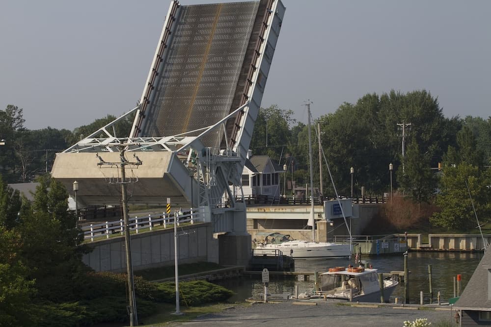 Knapps Narrows Marina & Inn interior in Tilghman, MD — gallery photo 2