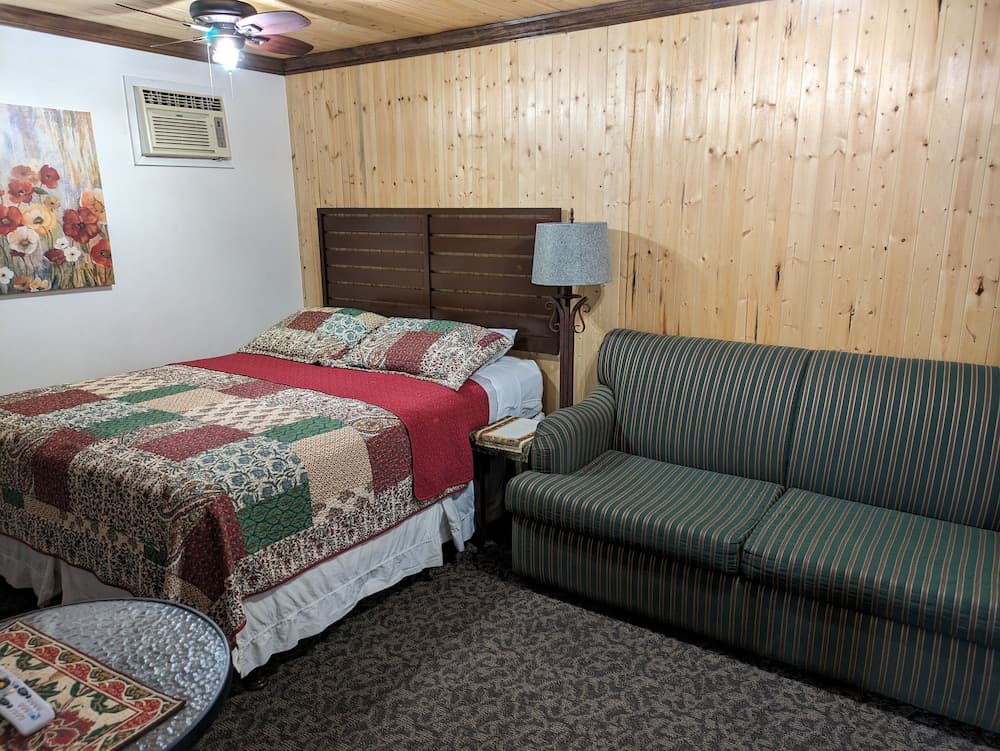 Squaw Valley Motel gallery photo in Squaw Valley, CA — image 4