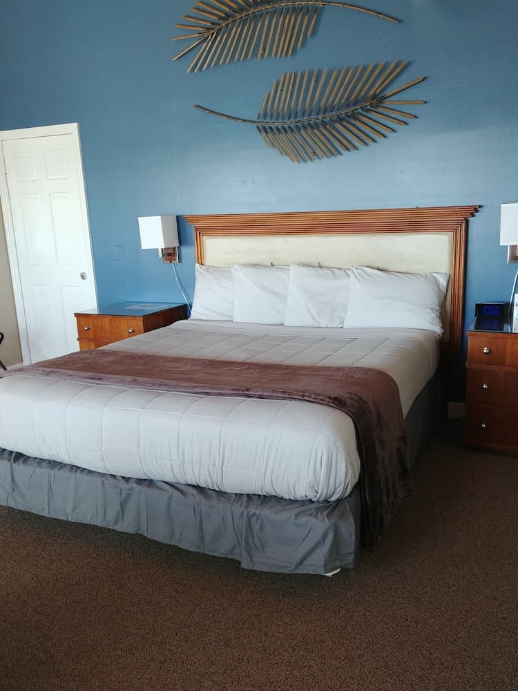 Sunrise Sands interior in Fort Pierce, FL — gallery photo 2