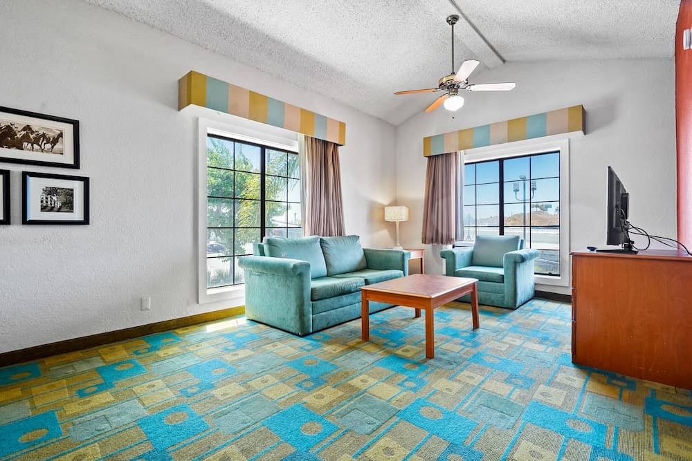 La Quinta Inn by Wyndham Costa Mesa / Newport Beach interior in Costa Mesa, CA — gallery photo 2