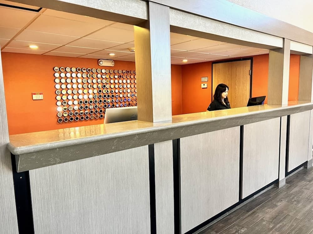 Fairfield by Marriott Inn & Suites Atascadero interior in Atascadero, CA — gallery photo 2
