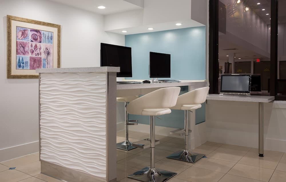 Bilmar Beach Resort interior in Treasure Island, FL — gallery photo 2