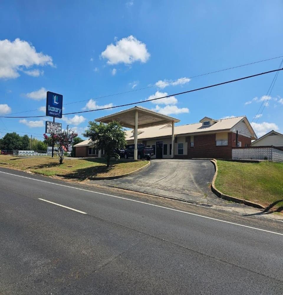 Luxury Inn & Suites and RV Park featured exterior or lobby in Nacogdoches, TX — similar hotel