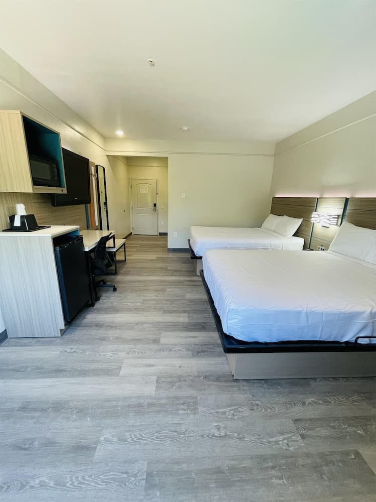 Sonesta Essential Hotel Houston-I-45 Spring property views in Houston, TX — gallery photo 3