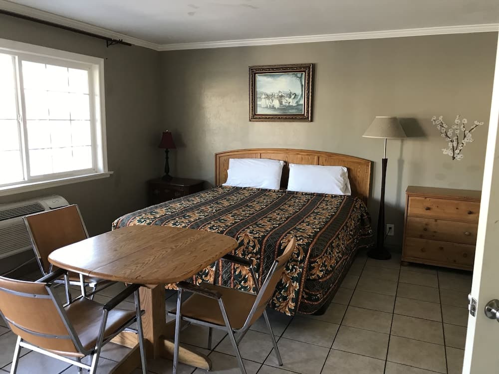 Sunshine Village Motel gallery photo in Santa Ana, CA — image 11