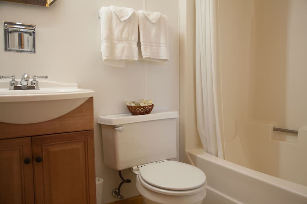Blue Hill Lodge gallery photo in Claryville — image 9