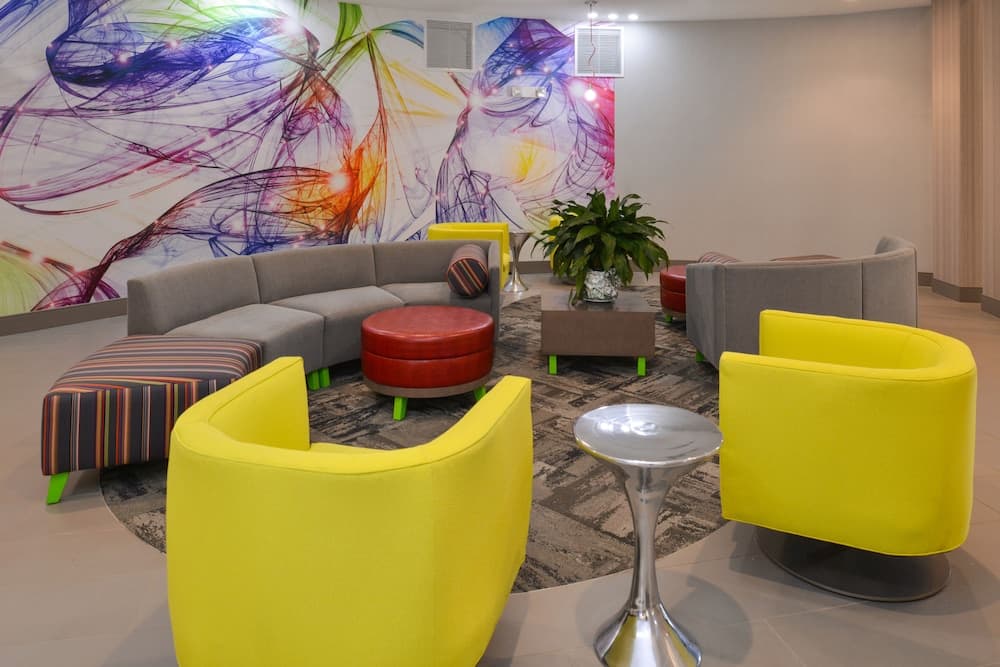 Holiday Inn Express & Suites Shippensburg by IHG interior in Shippensburg, PA — gallery photo 2