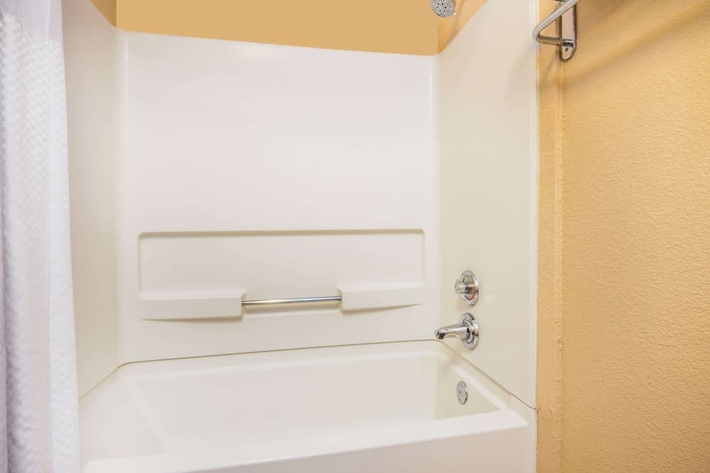 Hawthorn Suites by Wyndham Las Vegas/Henderson property views in Henderson, NV — gallery photo 3
