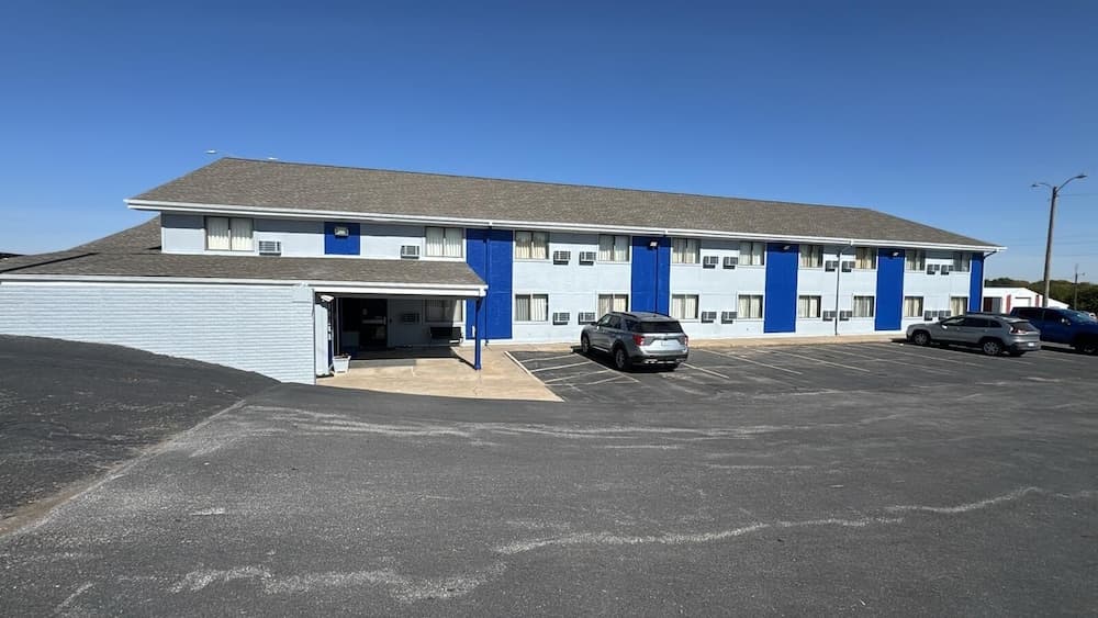Americas Best Value Inn Beatrice featured exterior or lobby in Beatrice, NE — similar hotel