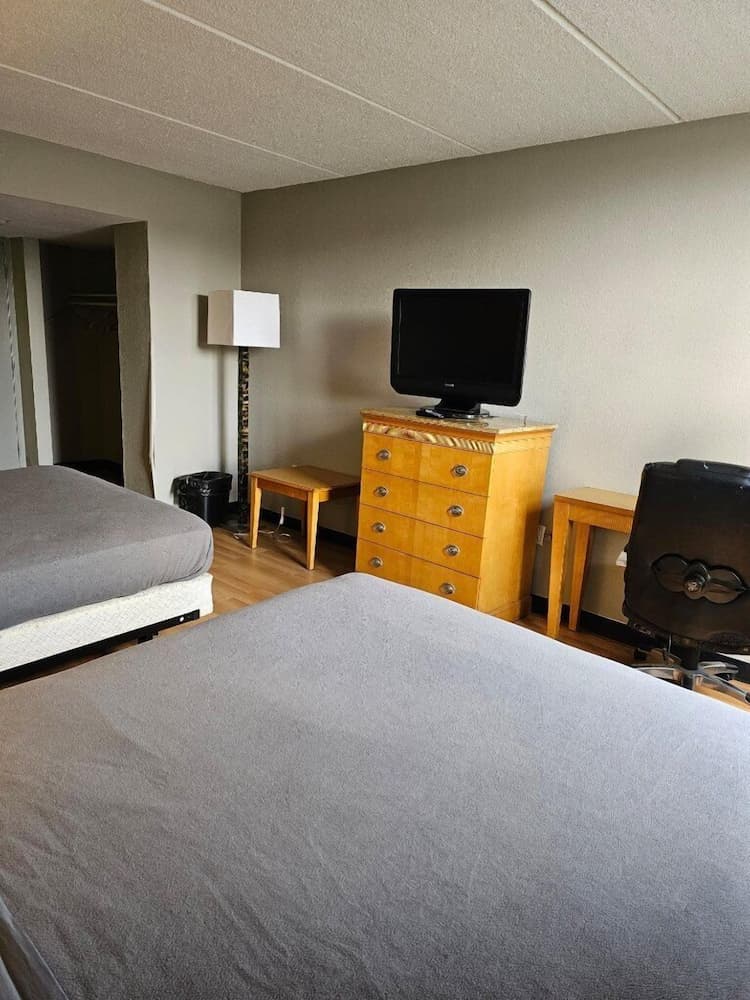 Madison Inn and Suites interior in Madison, AL — gallery photo 2
