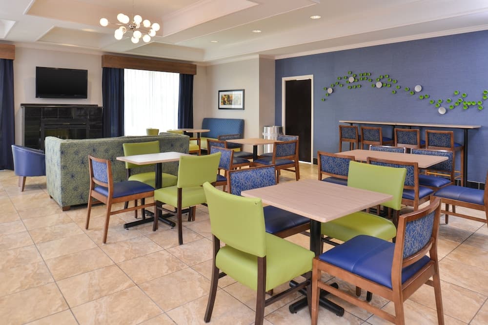 Holiday Inn Express Hotel & Suites San Antonio by IHG interior in San Antonio, TX — gallery photo 2