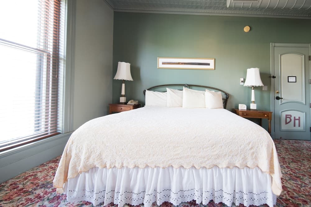 The Black Hawk Hotel gallery photo in Cedar Falls, IA — image 37