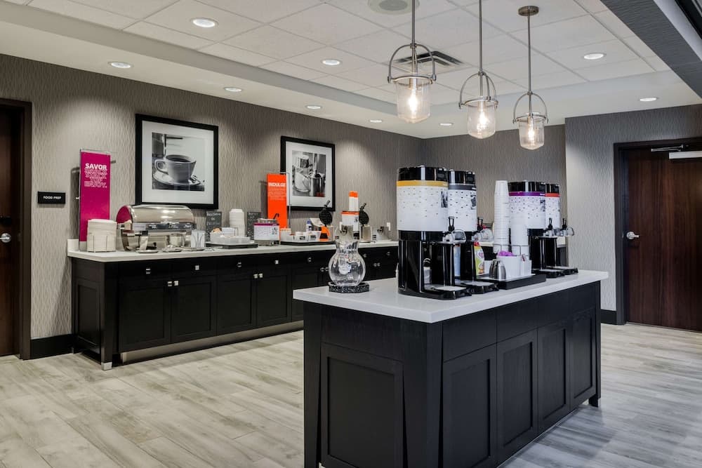 Hampton Inn & Suites Wixom gallery photo in Wixom, MI — image 39