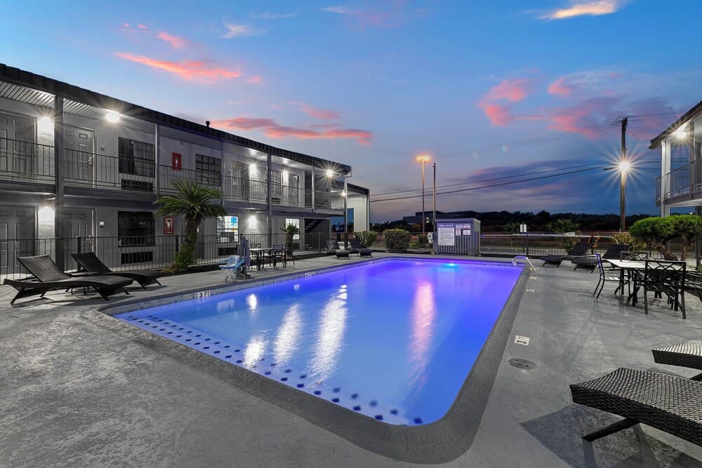 Days Inn By Wyndham San Antonio Near Lackland Afb property views in San Antonio, TX — gallery photo 3