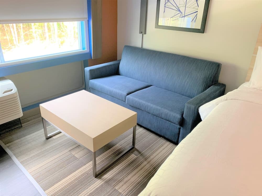 Holiday Inn Express & Suites Wilmington West - Medical Park by IHG gallery photo in Wilmington, NC — image 48