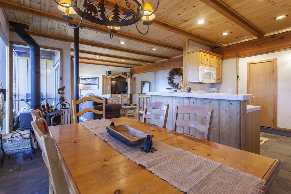 Timber Ridge 11 interior in Mammoth Lakes, CA — gallery photo 2