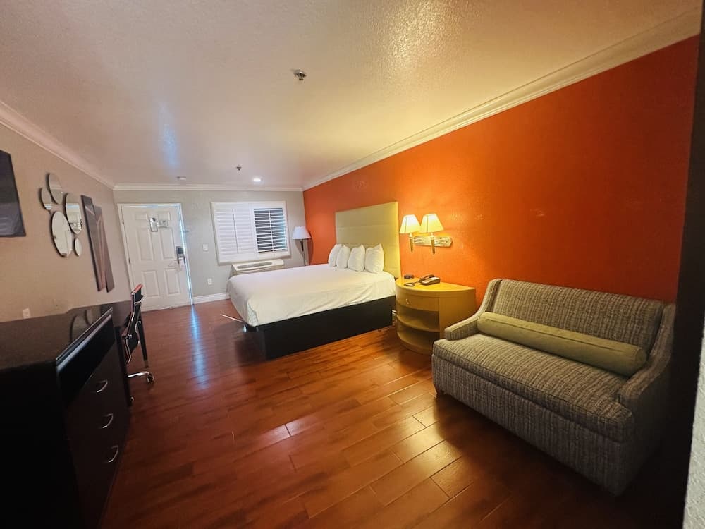 Casa Blanca Hotel - Orange gallery photo in Orange, CA — image 31