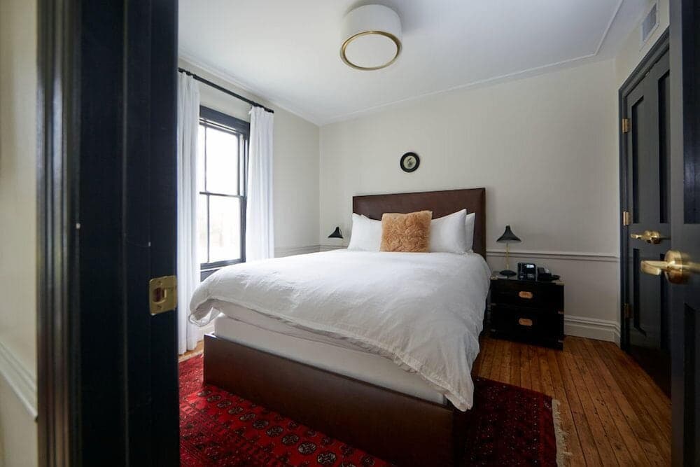 Hasbrouck House interior in Stone Ridge, NY — gallery photo 2