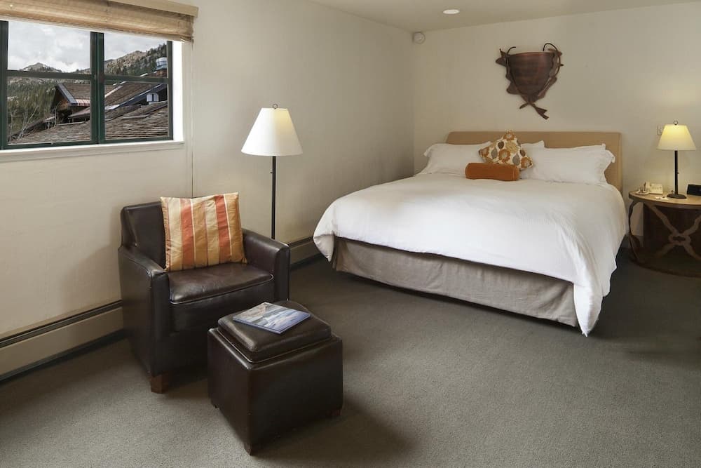 PlumpJack Inn interior in Olympic Valley — gallery photo 2