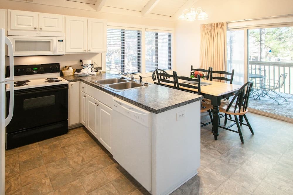 Waterwood Townhome gallery photo in New Bern, NC — image 4