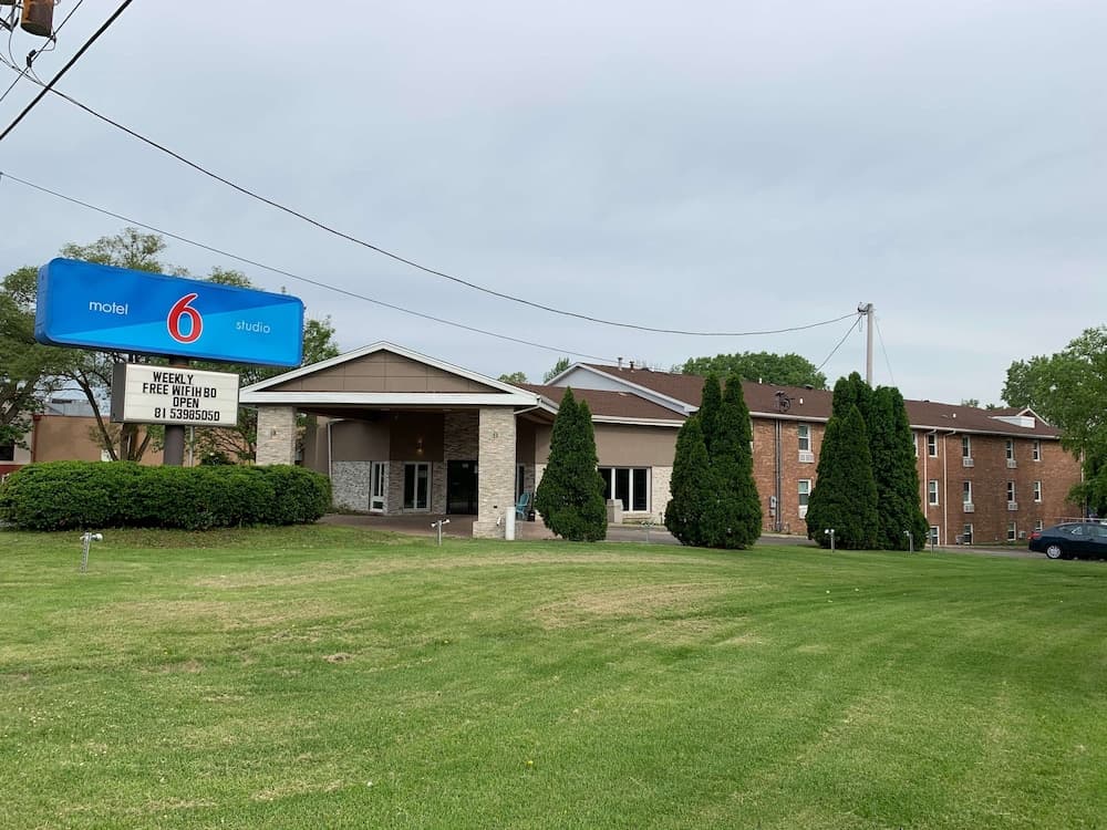 Studio 6 Rockford, IL featured exterior or lobby in Rockford, IL — similar hotel