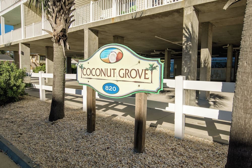 Coconut Grove - 403 interior in North Myrtle Beach, SC — gallery photo 2