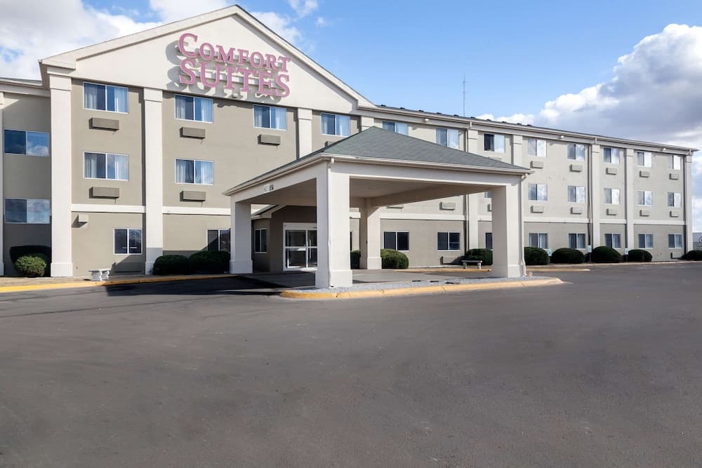 Comfort Suites Lincoln North interior in Lincoln, NE — gallery photo 2
