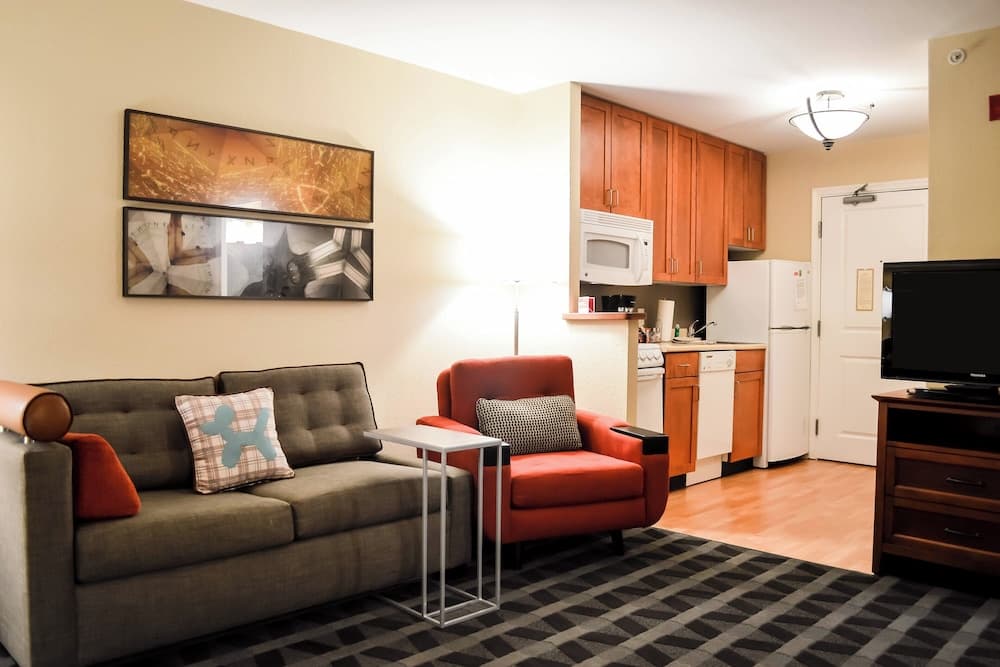TownePlace Suites by Marriott Quantico Stafford property views in Stafford, VA — gallery photo 3