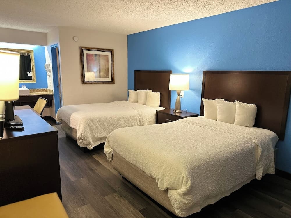 American Inn and Suites Bishop gallery photo in Flint, MI — image 6