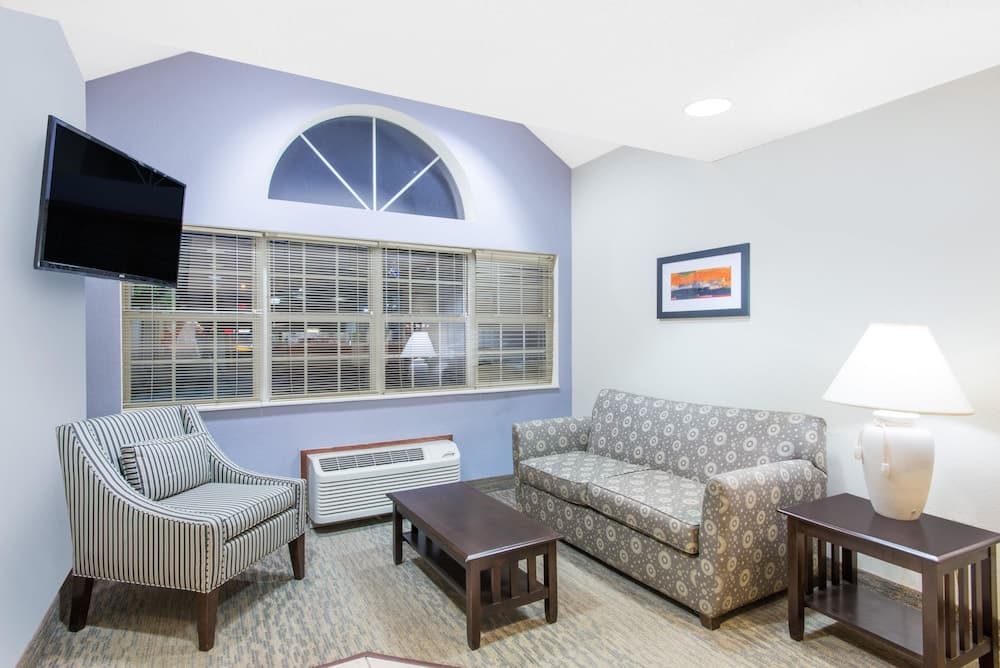 Microtel Inn & Suites by Wyndham Seneca Falls property views in Waterloo — gallery photo 3
