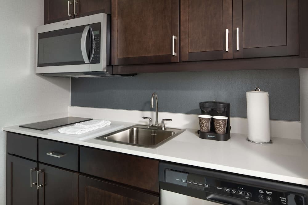 Homewood Suites by Hilton Teaneck Glenpointe gallery photo in Teaneck — image 21