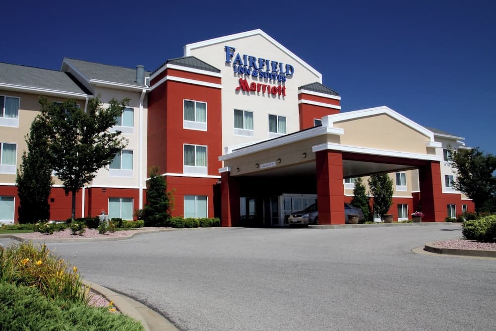 Fairfield Inn and Suites by Marriott Marion featured exterior or lobby in Marion, IL — similar hotel